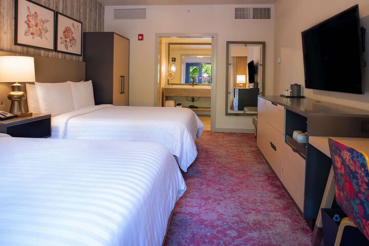 Room 51 of 118
