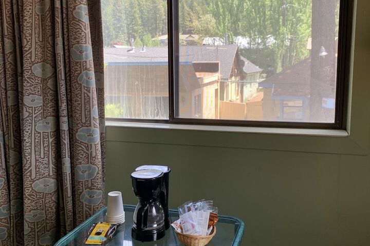 Room 32 of 37