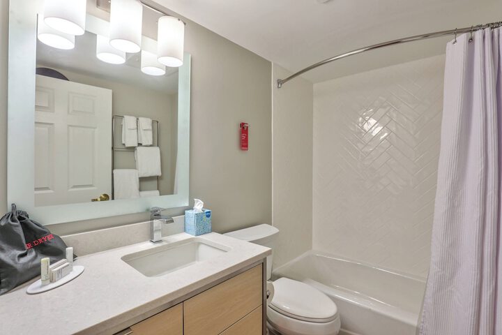 Room 44 of 62