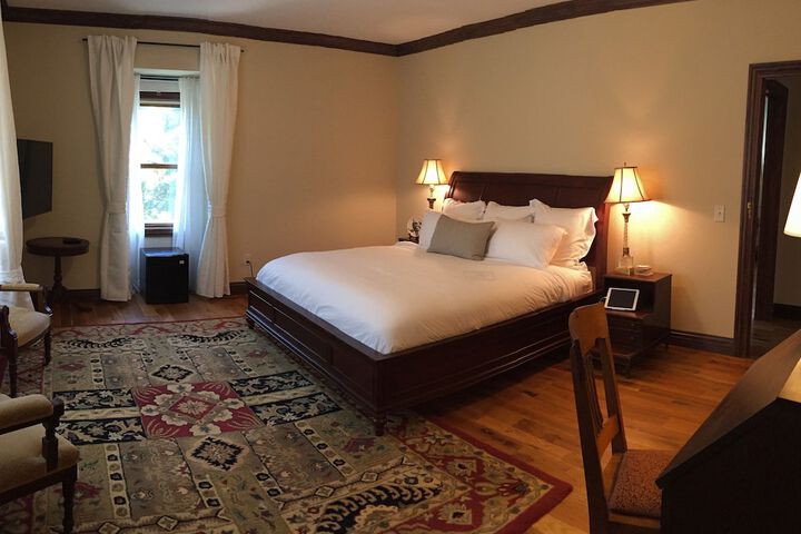 Room 10 of 17