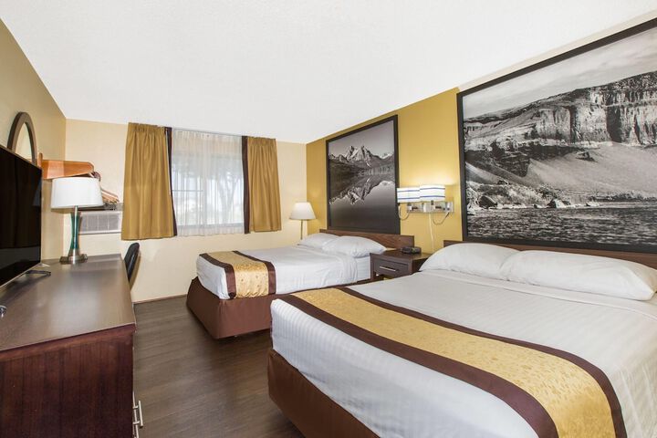 Super 8 by Wyndham Nampa