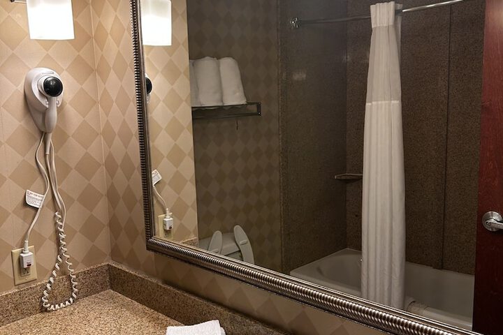 Room 10 of 39