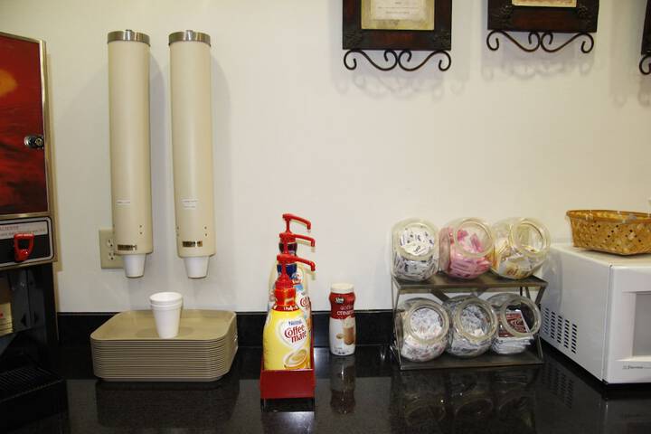 Breakfast/Coffee Service 45 of 60