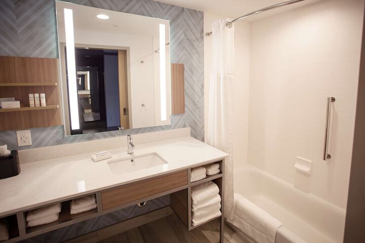Room 16 of 31