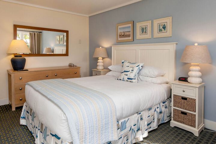 Glen Cove Inn & Suites