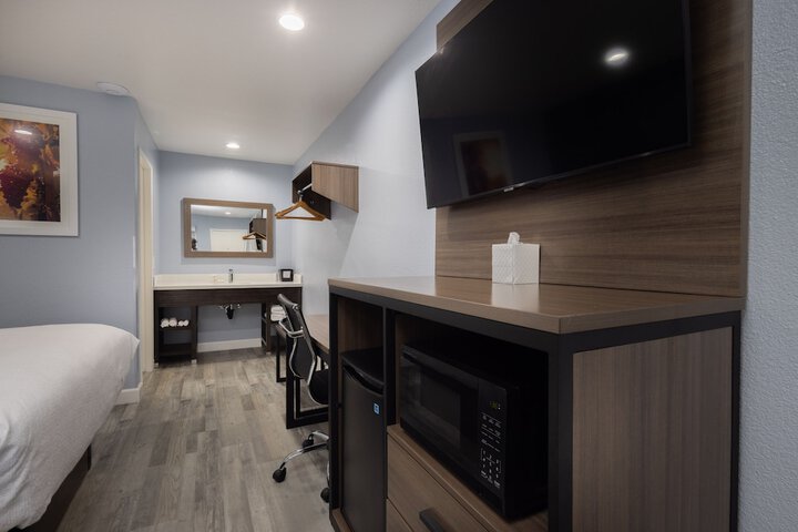 Days Inn by Wyndham Arroyo Grande / Pismo Beach