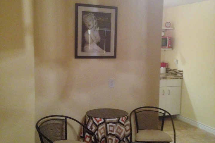 Room 37 of 182