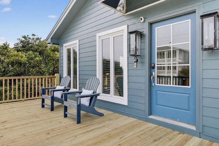 Lighthouse by Avantstay Beachfront View Home w / Pool Table & Ping Pong