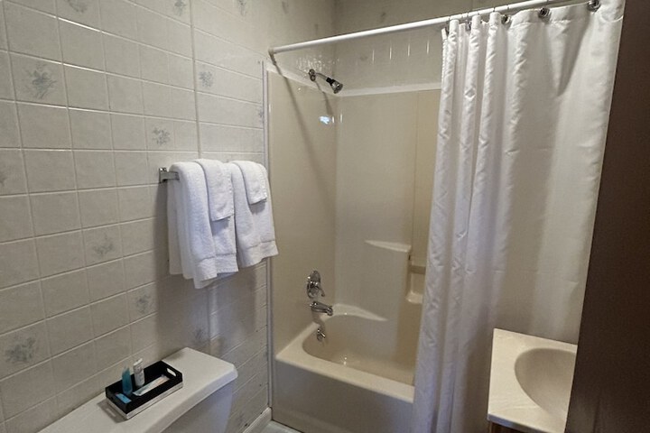 Room 105 of 111