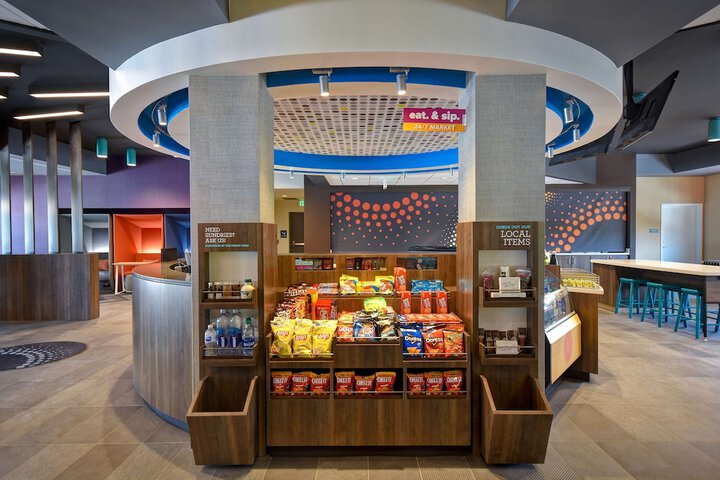 Tru by Hilton Manchester Downtown