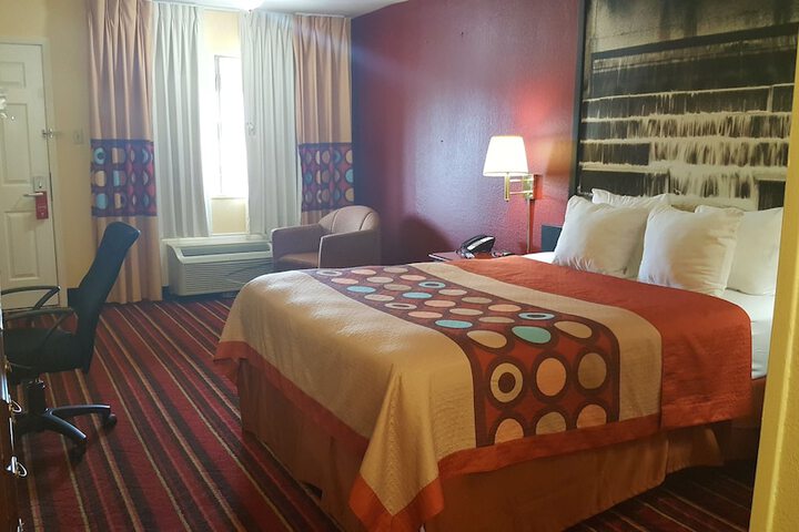 Room 24 of 31