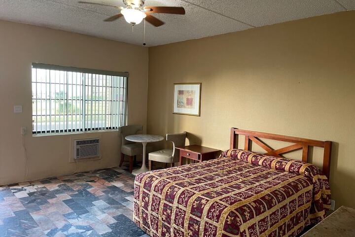 Room 7 of 24