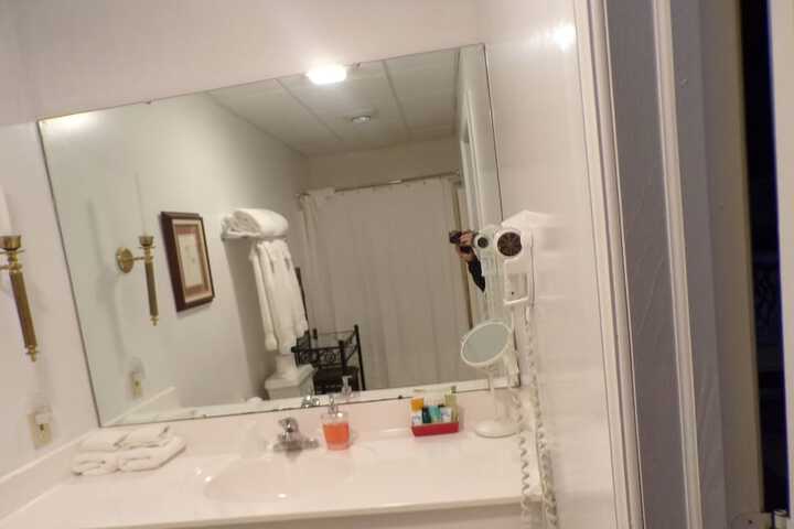 Room 30 of 44