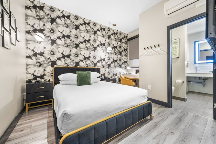 Room 25 of 51