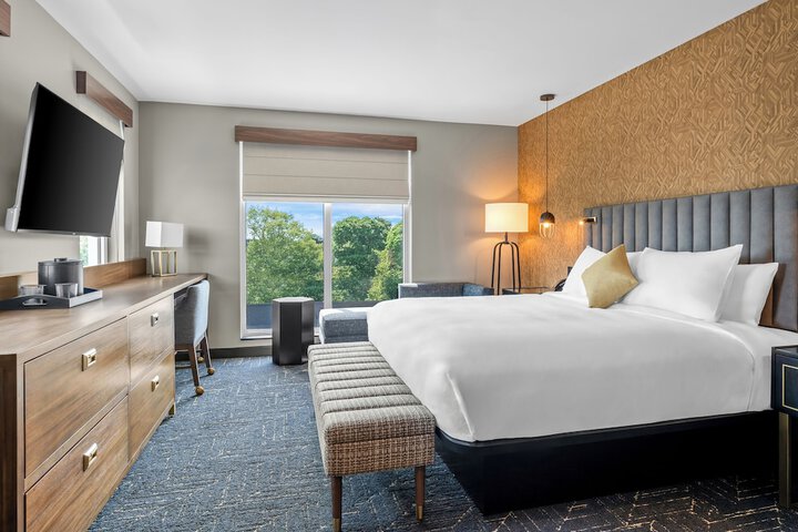Beacon Suites Hotel