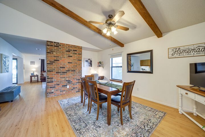 Family-friendly Broken Arrow Retreat w / Yard!