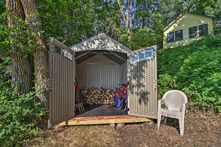 Waterfront Leech Lake Cabin w / Dock Fire Pit