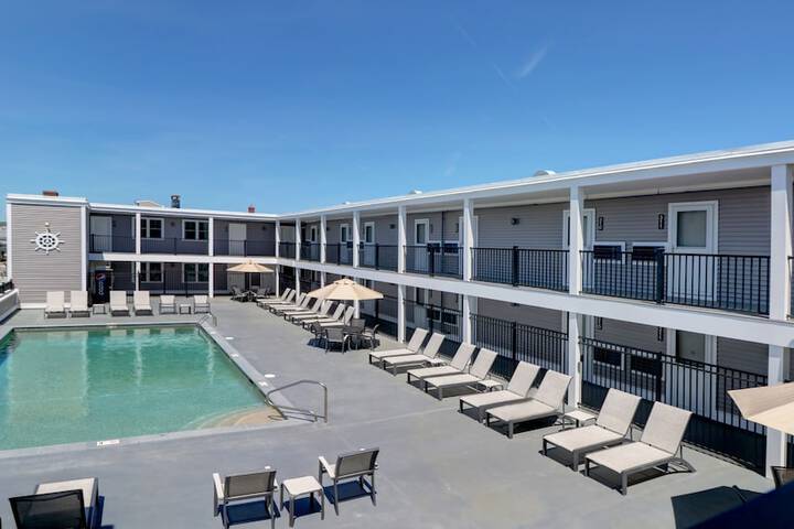 Atlantic Oceanfront Hotel