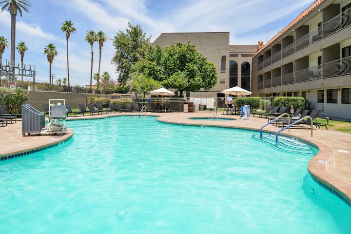 Pool 10 of 58