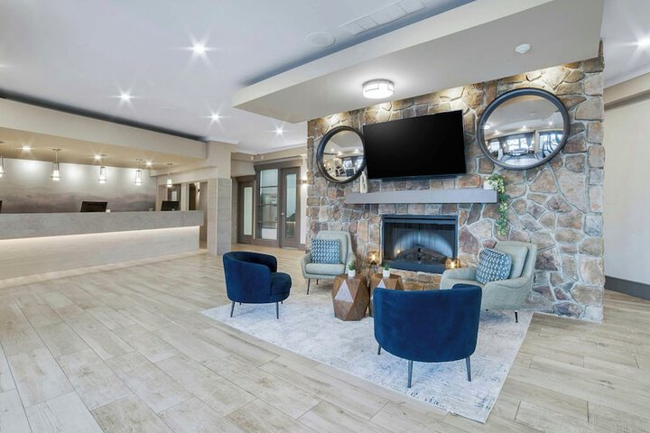 Sandman Hotel & Suites Kelowna