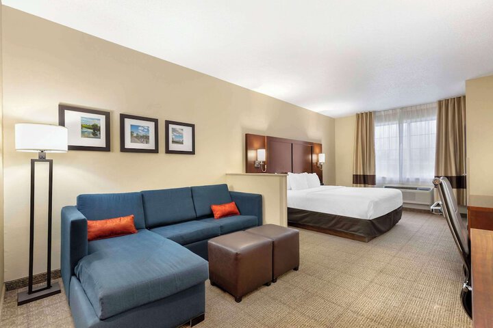 Comfort Suites Cedar Falls Industrial Park