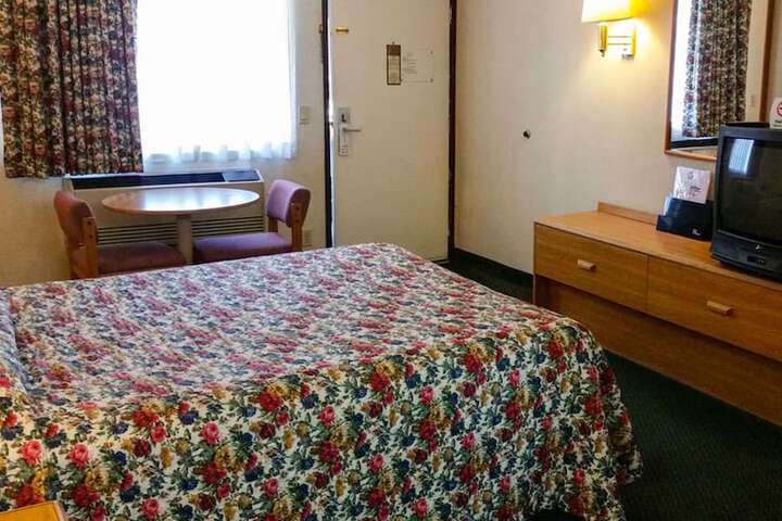 Room 22 of 36