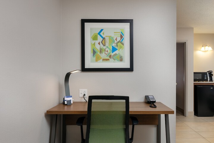 Room 40 of 64