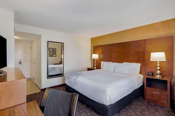 Room 9 of 29