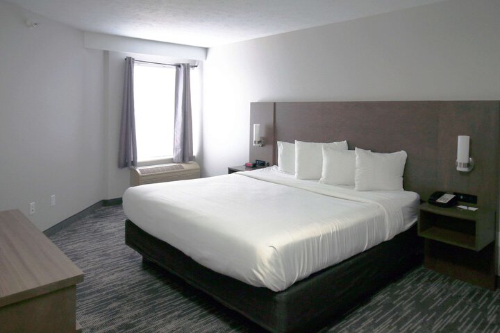 Country Inn & Suites by Radisson Council Bluffs, IA