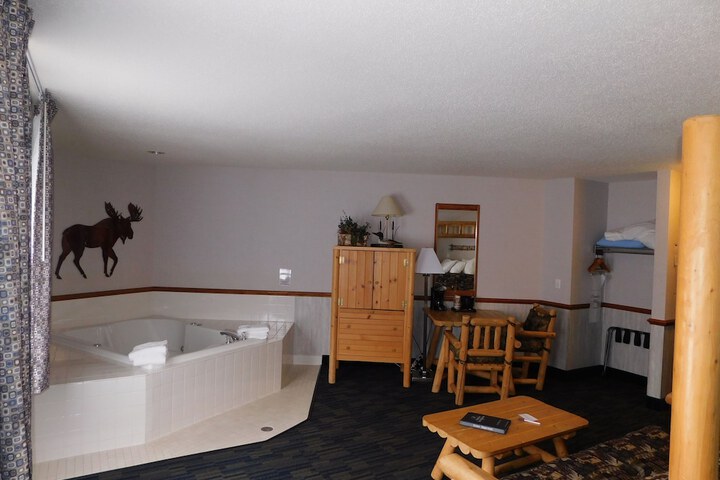 Room 15 of 37