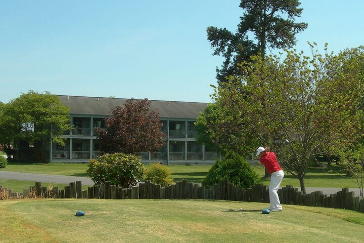Baneberry Golf and Resort