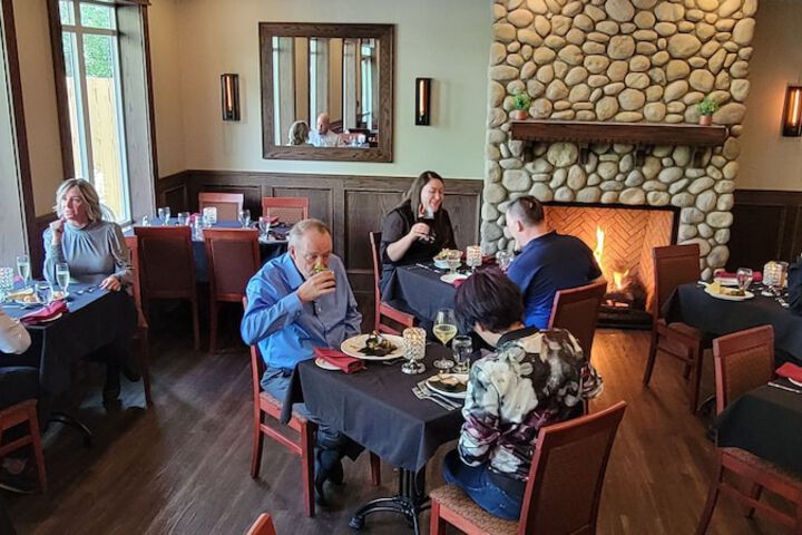 Dining 59 of 85