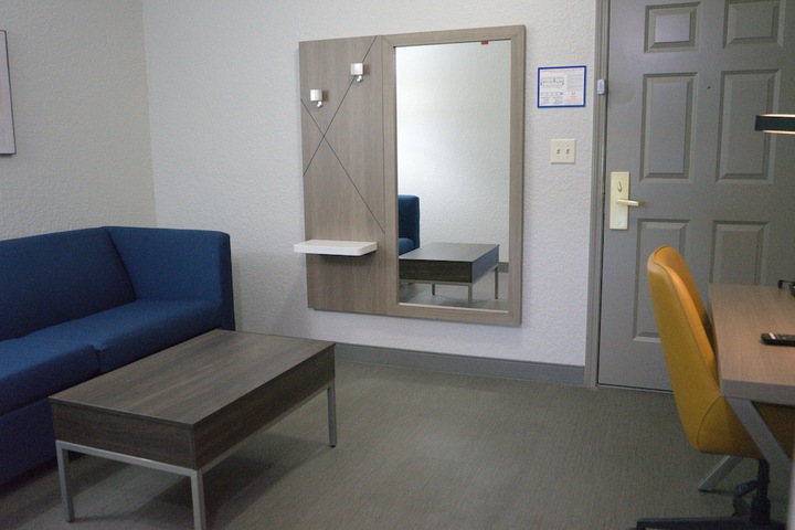 Room 43 of 66