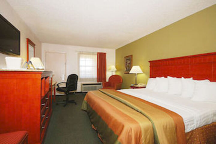 Rodeway Inn & Suites