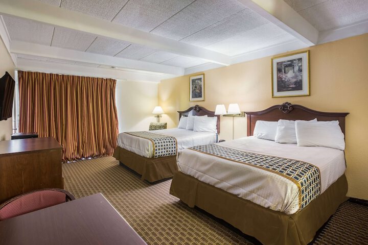 Room 18 of 25