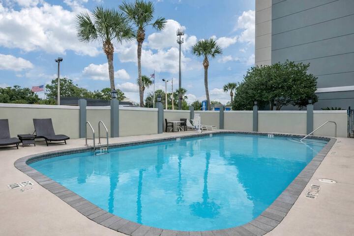 Comfort Suites Baymeadows Near Butler Blvd