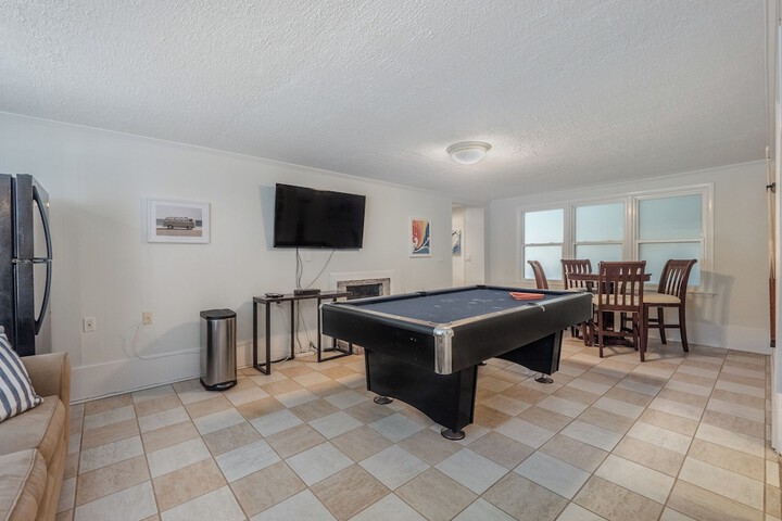 Surfside Cottage by Topsail Realty