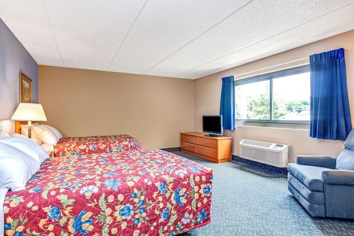 Super 8 by Wyndham Mahwah