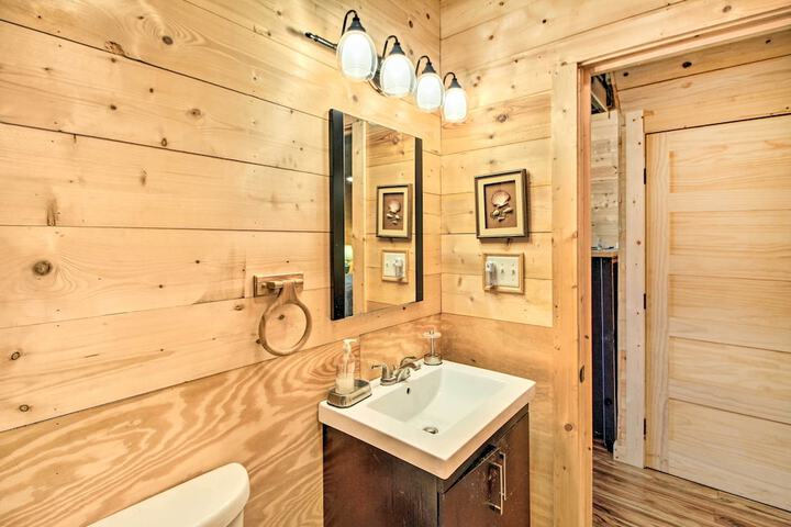 Secluded Santee River Island Retreat w / Dock!