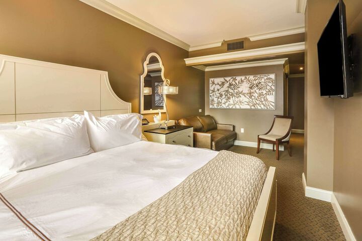 Room 47 of 108