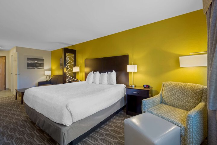 Room 14 of 37