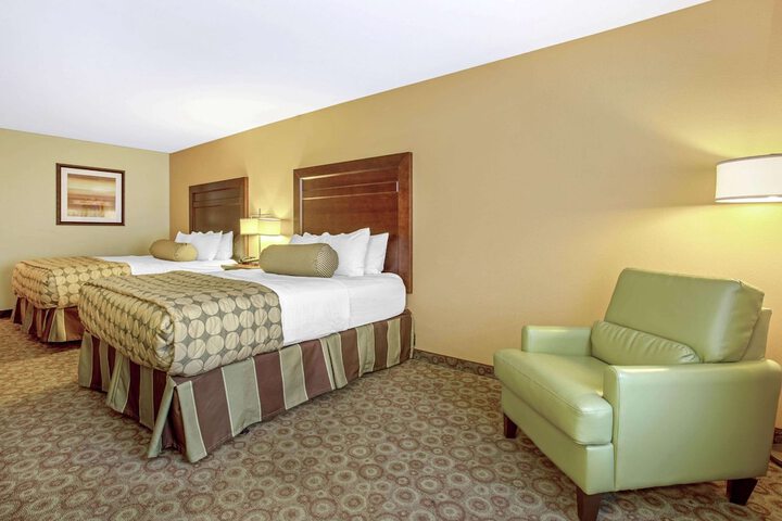 Room 14 of 39