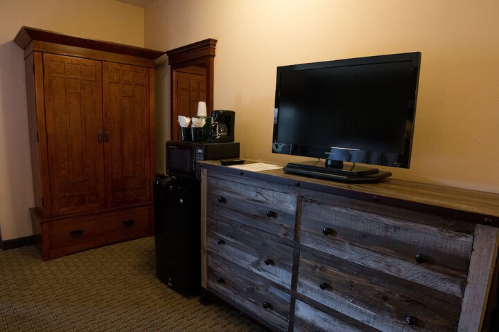 Room 143 of 191