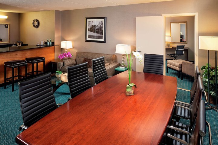 DoubleTree by Hilton Roseville Minneapolis