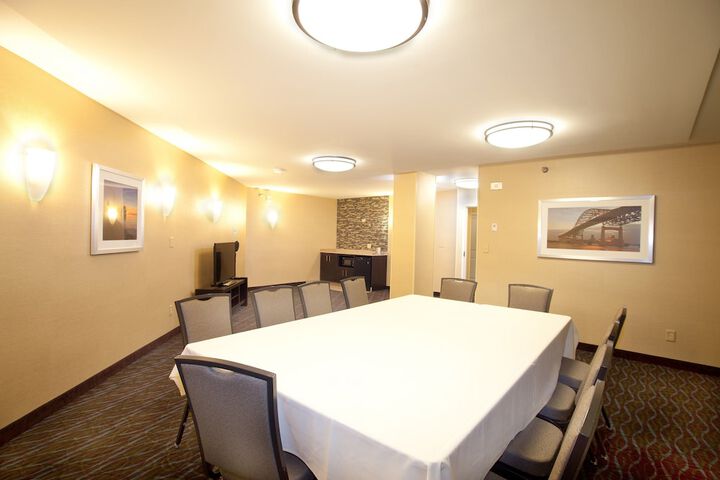 Holiday Inn & Suites Duluth Downtown by IHG