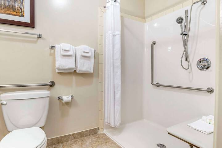 Quality Inn Airport
