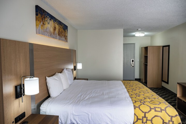 Room 10 of 31