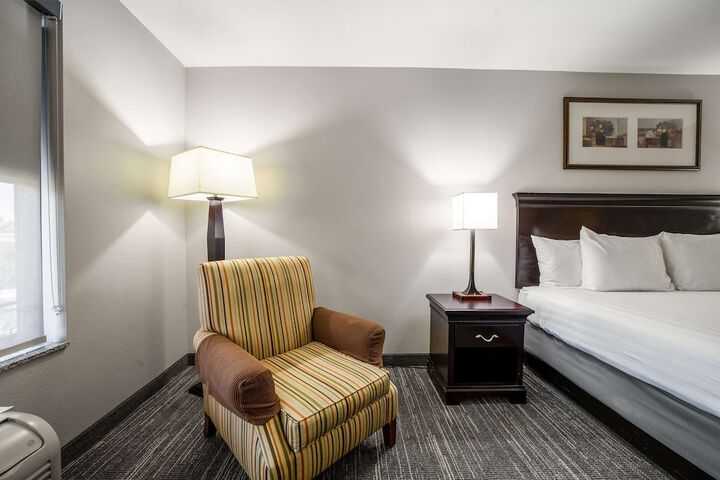 Room 72 of 104