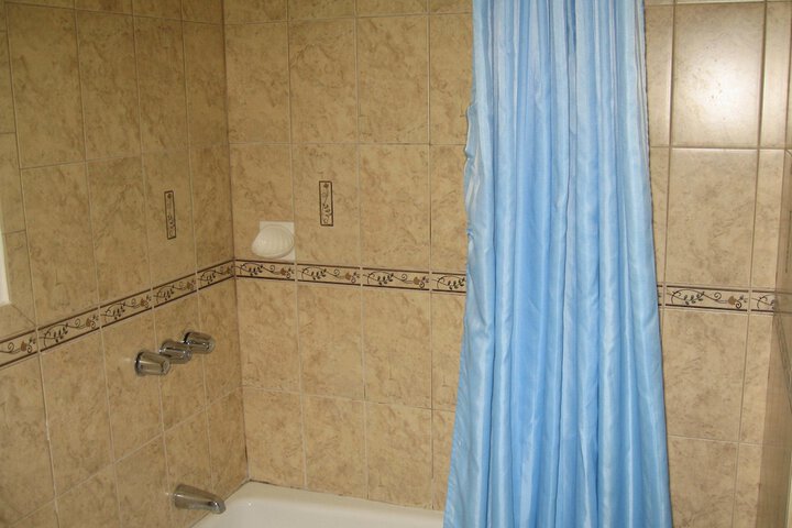 Room 8 of 33