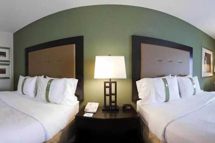 Room 42 of 76